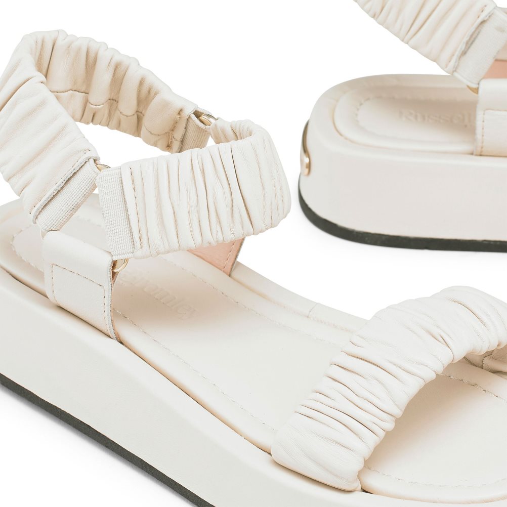 Dámské Ploché Sandály Russell & Bromley Scrunch Up Ruched Two Part Krém | CZ-15609W